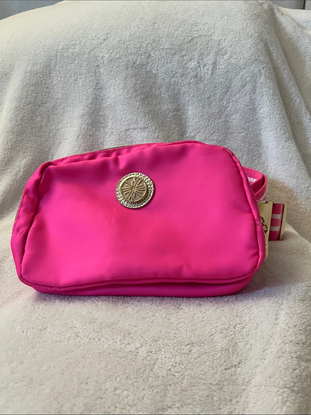 Lilly Pulitzer Bright Pink Women's Crossbody Bag with Gold Accent